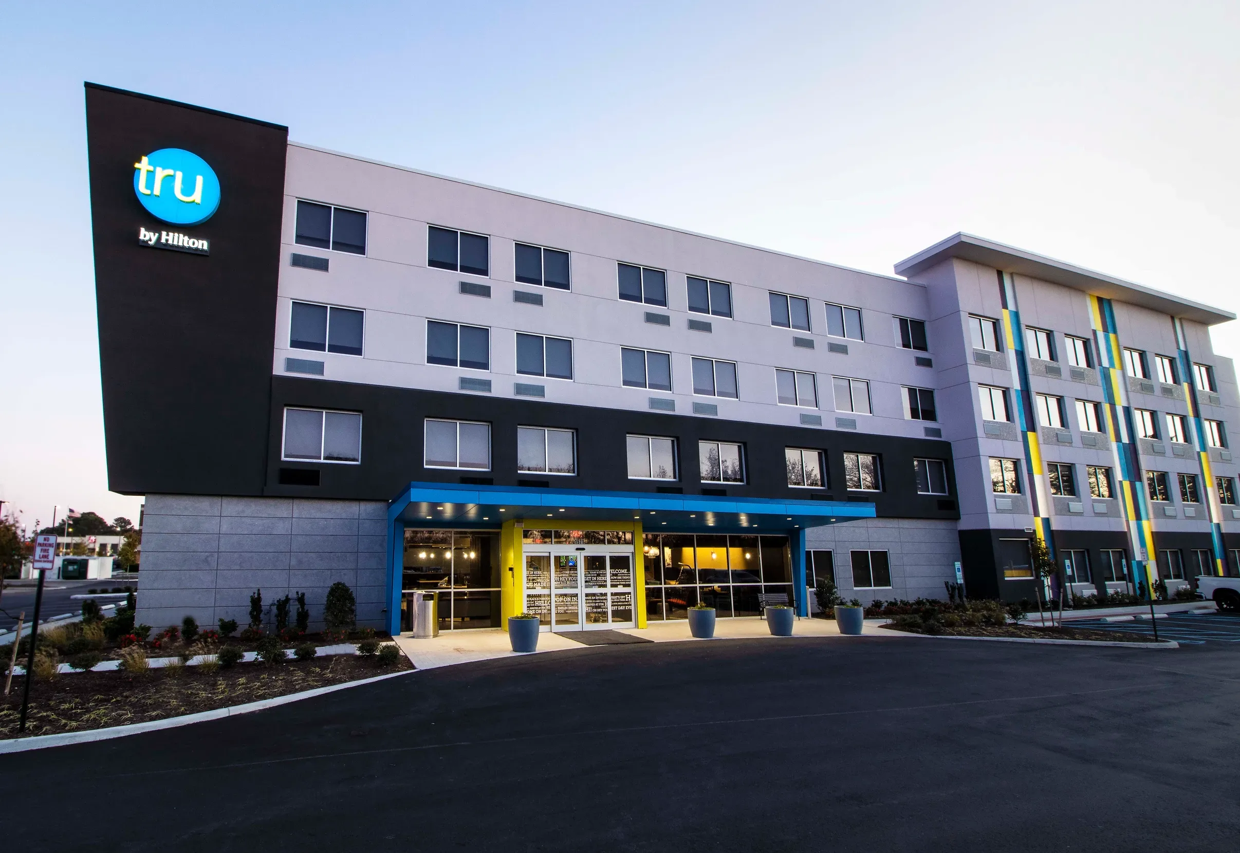 TRU by Hilton Norfolk Airport TRU by Hilton Norfolk Airport Hampton Inn & Suites Norfolk Airport Hampton Inn & Suites Norfolk Airport 1/7 Harmony Hospitality